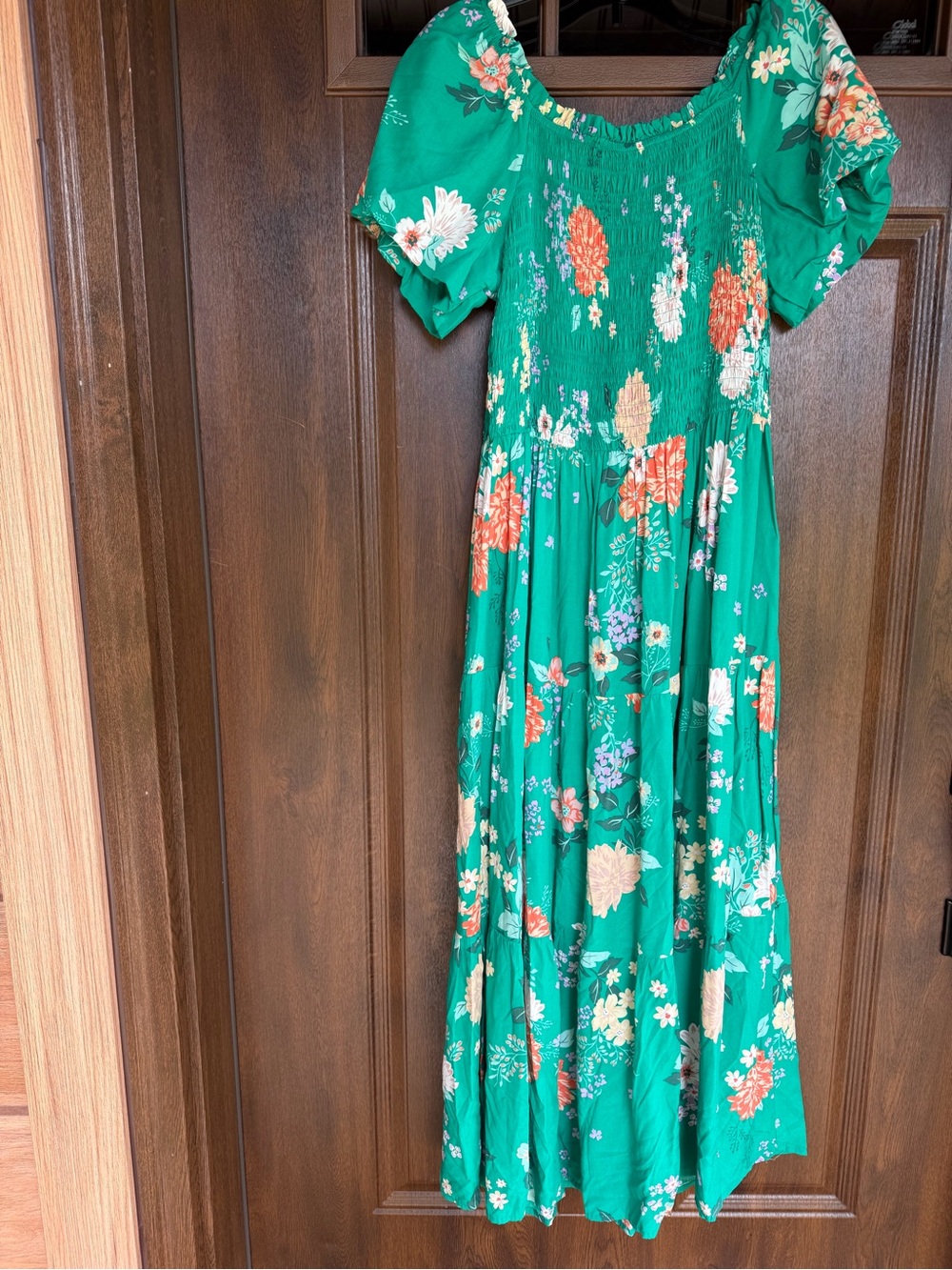 MOD boutique women's M Kelly Green Floral‎ Smocked Tiered Maxi Dress Bubble Slv